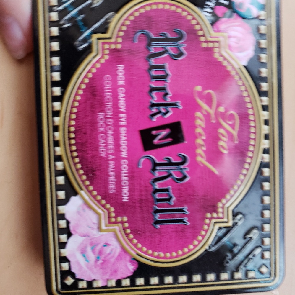 Too Faced Rock and N Roll